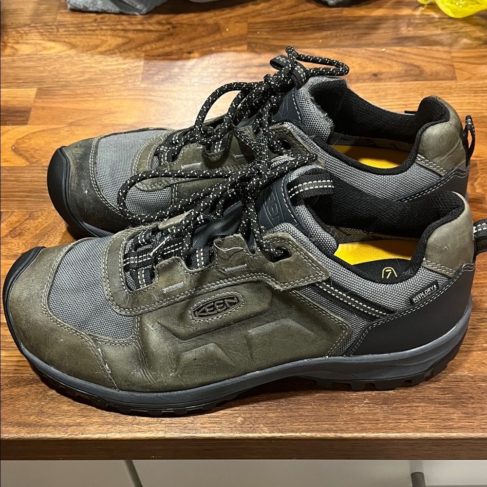KEEN Men's Hiking Boots Waterproof
